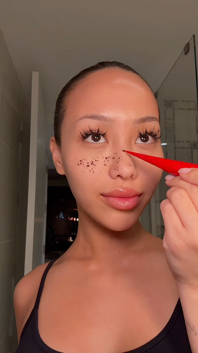 Trying henna freckles for the first time š #makeup #henna #freckles