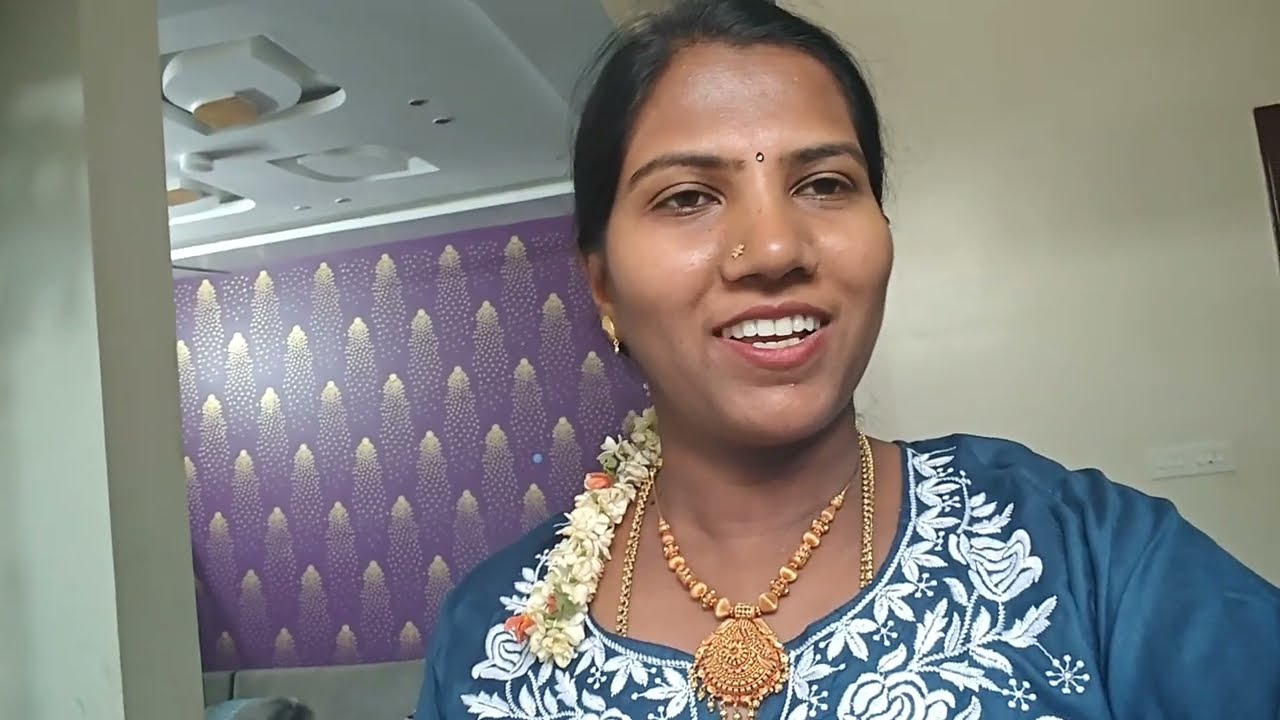 ನಮ್ಮ ಮನೆಯ ಪುಟ್ಟ ಗೌರಿಯರು /ಅಮ್ಮ ಬಂದಿದ್ದಾರೆ ಬಾಗಿನ ಕೊಡಲು /vishal mart shopping 🛍️ /subscribe.