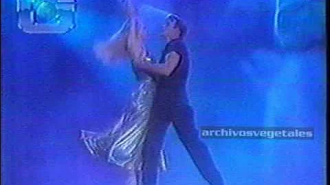 Patrick Swayze dancing with his wife Lisa