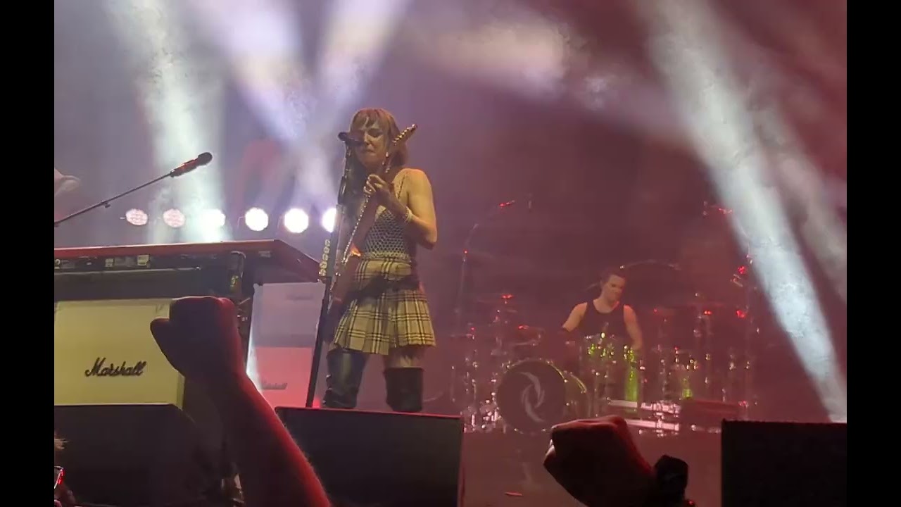 I Gave You Everything - Halestorm - AFAS Live 18/11/25