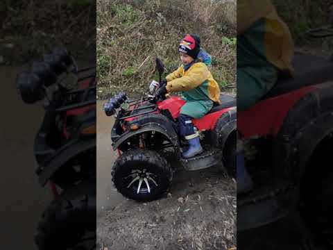 Video: Katera leta so izdelovali Hondo 300 FourTrax?