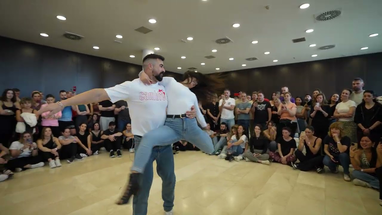 KIKE AND NAHIR - DJ TRONKY SENSUAL DANCE