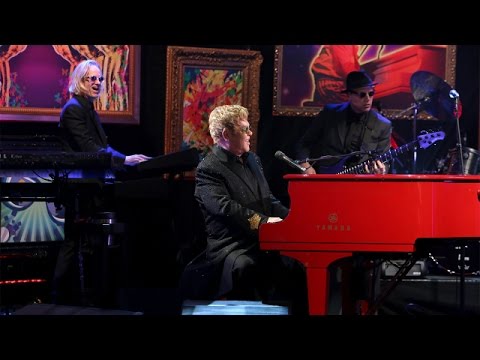 Elton John Performs 'Blue Wonderful'