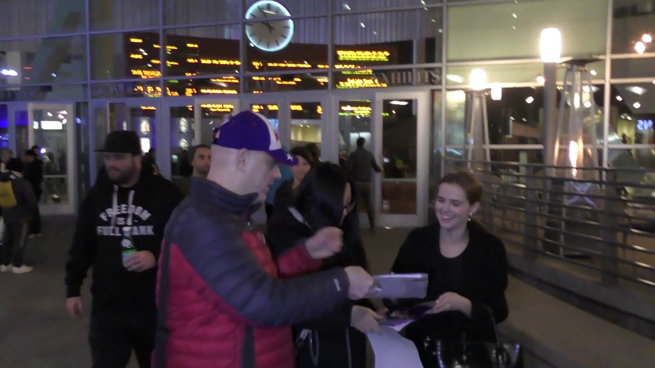 Zoey Deutch & Lea Thompson outside ArcLight Theatre in Hollywood