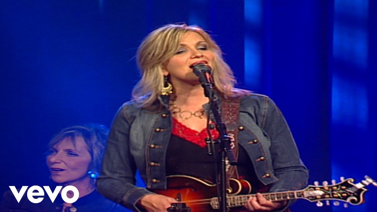 Bill & Gloria Gaither - If That Don't Make You Want to Go [Live] ft. The Isaacs