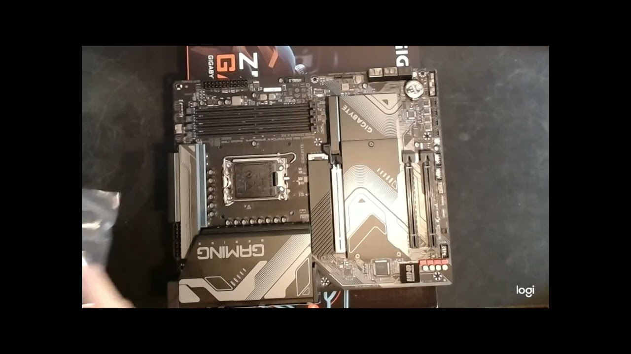 Gigabyte Z790 GAMING X AX ATX - Carte mère Gigabyte 