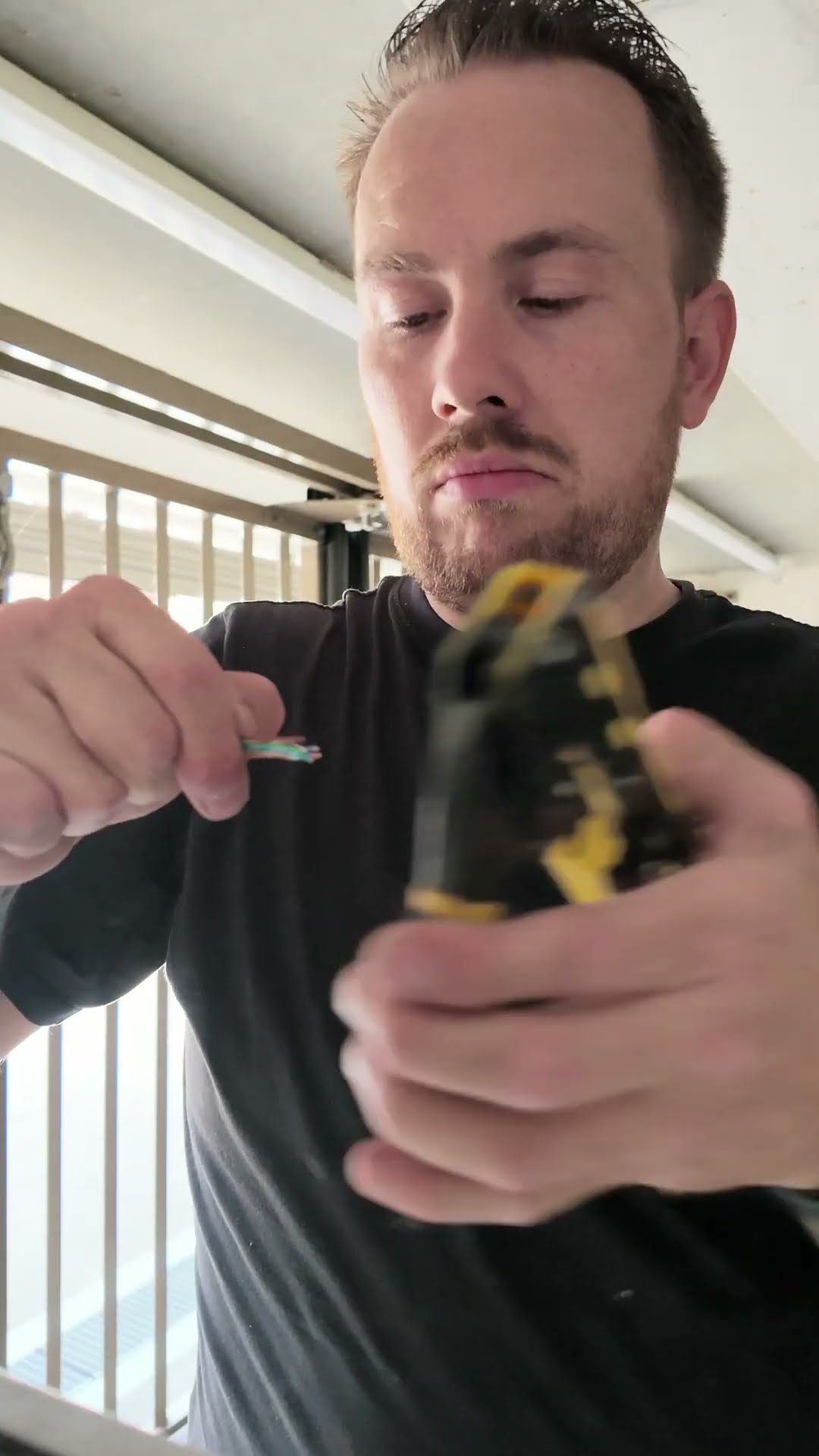 Video: Een netwerkkabel netjes maken