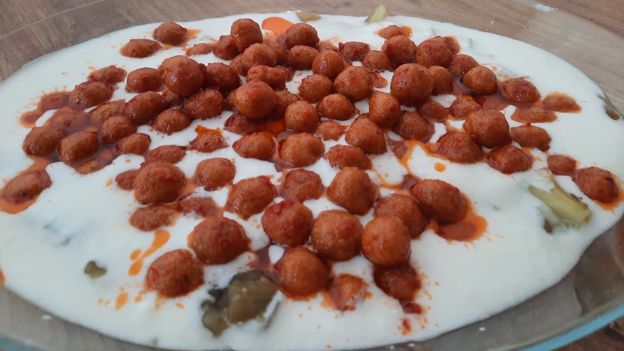 ALT YAZILI VİDEO  KÖZ PATLICANLI YOĞURTLU KÖFTE TARİFİ PATLICAN YEMEĞİ ENFES BİR TARİF