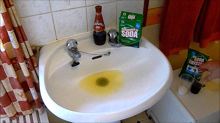 Can you mix white vinegar and soda crystals? (2023)