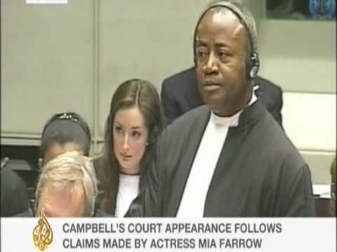 Video: Naghihintay si Naomi Campbell sa Hague Tribunal