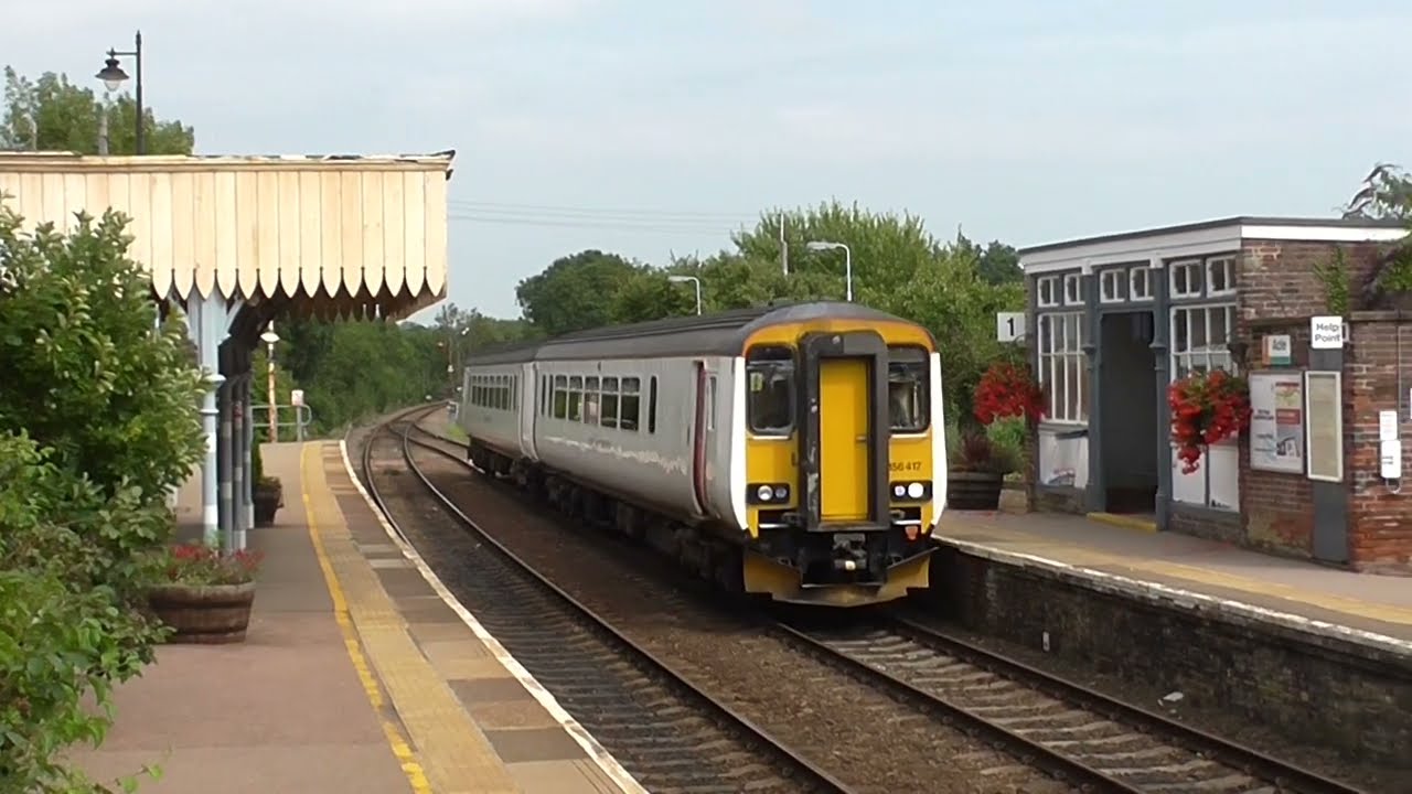 CLASS 156 156417 ACLE STATION