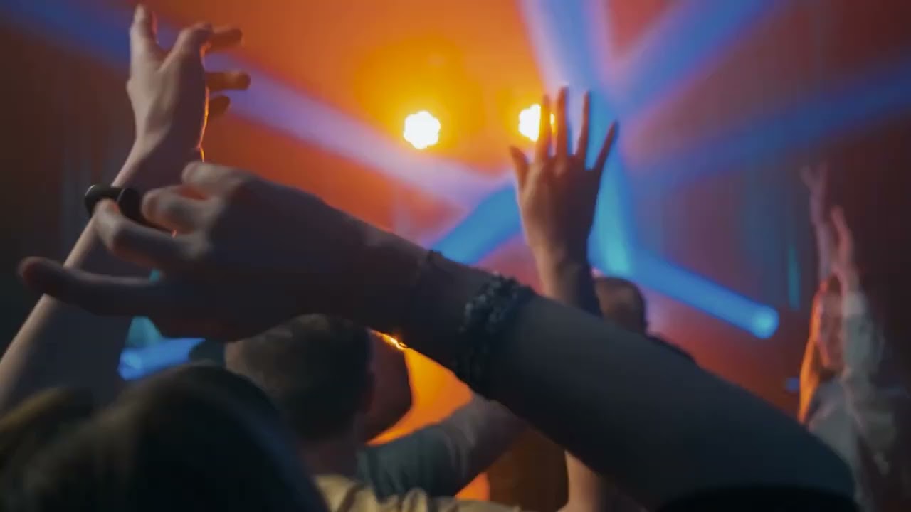 Guarda Talla 2XLC & Paul Miller - Forever Calling (Official Video) su YouTube Guarda Talla 2XLC & Paul Miller - Forever Calling (Official Video) su YouTube