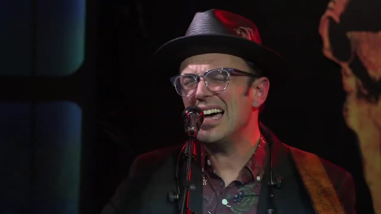 MARK ERELLI DUO - LIVE at The Fallout Shelter