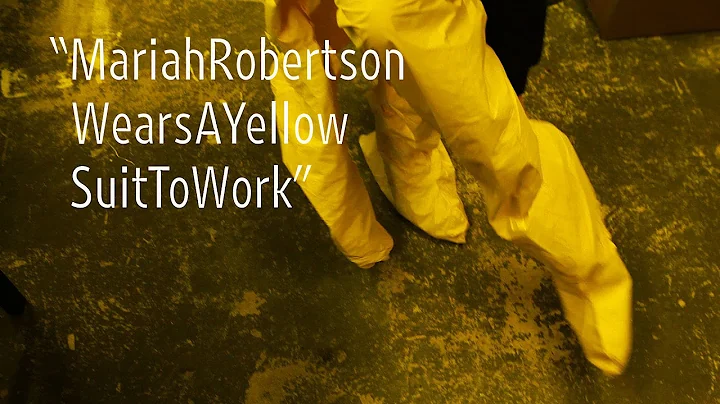 Mariah Robertson Wears a Yellow Suit to Work | "Ne...