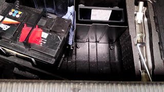 Вода в багажнике Audi A2 и её устранение