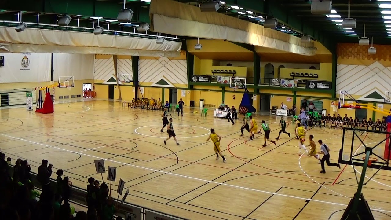 21 04 18 CB SAN FERNANDO ASOC DEP COLEGIO VIRGEN DEL CARMEN jugadores de islandia