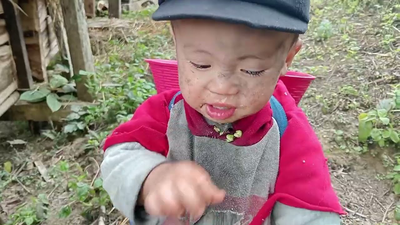 (single mother) sent her 1.5 year old child to find food to survive day by day.