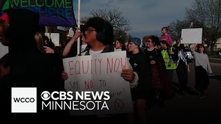 Anoka-Hennepin parents, students rally to support diversity programs by WCCO - CBS Minnesota 446 views 16 hours ago 2 minutes, 21 seconds