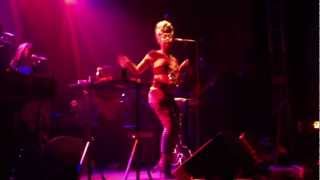 Video thumbnail of "Erykah Badu "4 Leaf Clover" (Bday Bash Concert)"