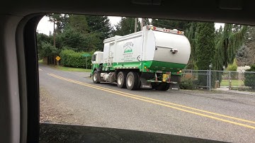 Hoodview Garbage Trucks of Damascus