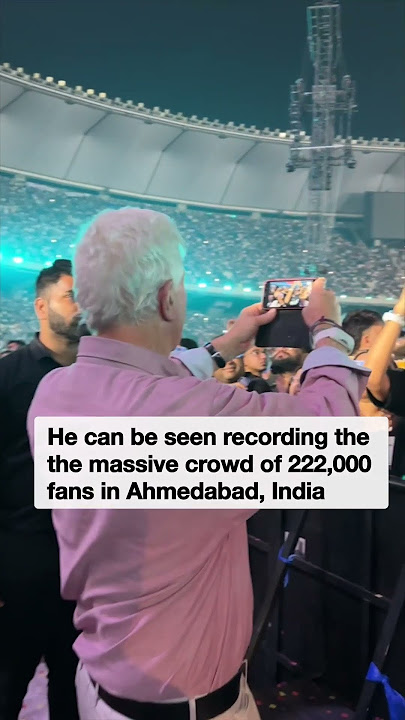 Chris Martin's proud dad joins crowd for coldplay's biggest concert