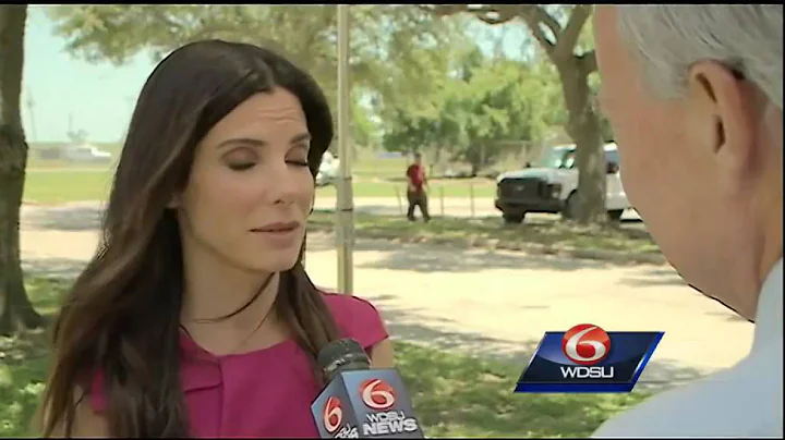 Sandra Bullock surprises Warren Easton HS seniors ...