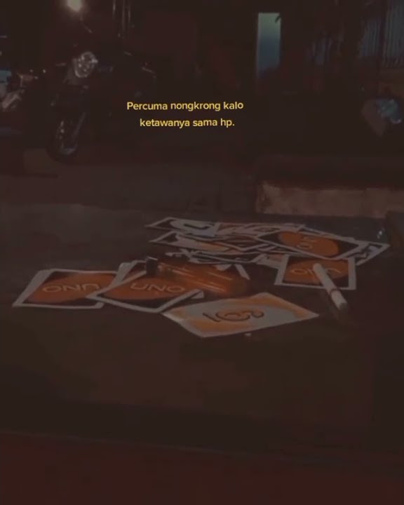 Story whatsapp, Percuma nongkrong kalo ketawanya sama HP