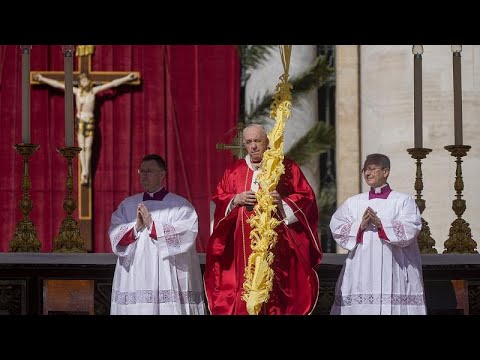 El Papa Francisco lamenta la "locura de la guerra" durante la celebración del Domingo de Ramos