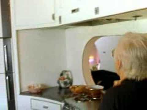 "Home Movie"Documentar...  Electronic House Pt1