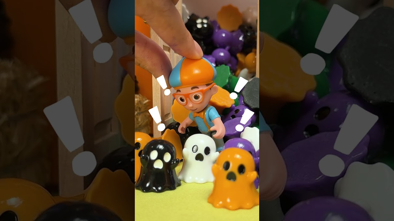 Halloween Colours and Shapes | 📖Blippi📖 Moonbug Kids📖 Learning Corner
