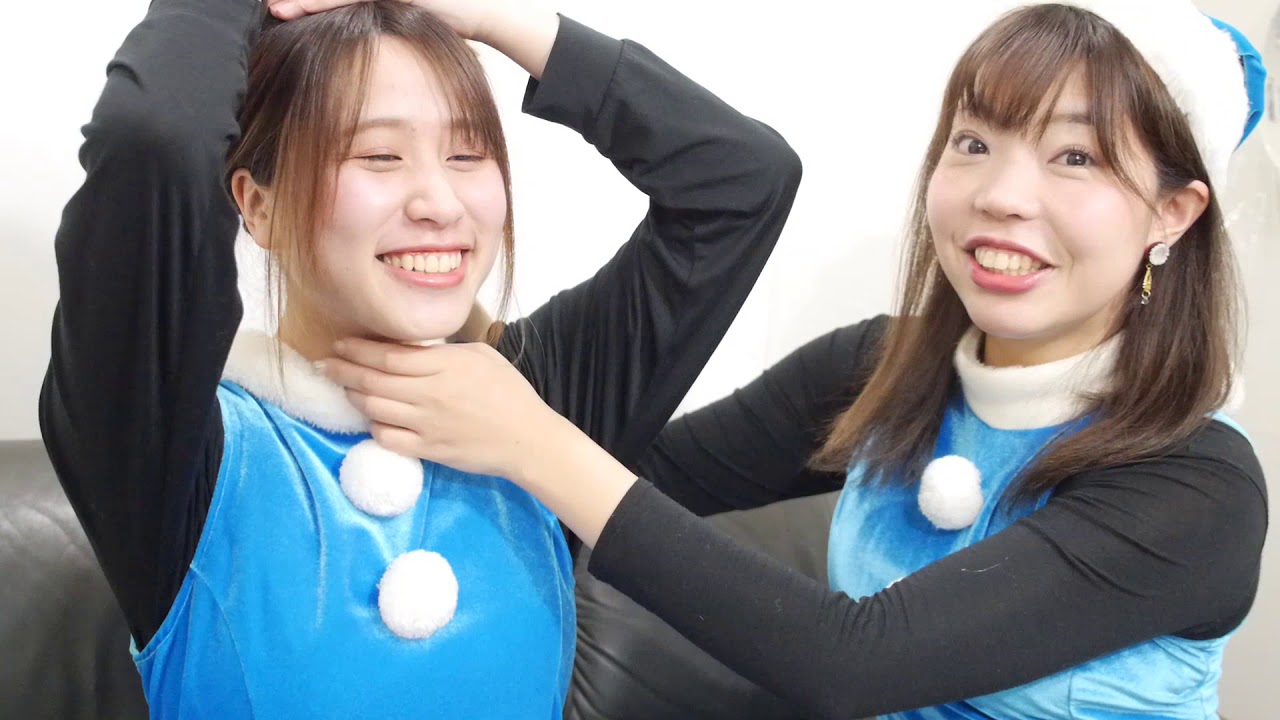 青サンタさんとこちょこちょとくすぐり遊び