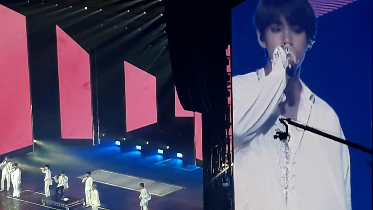 BTS: I NEED U O2 ARENA 2018 - YouTube