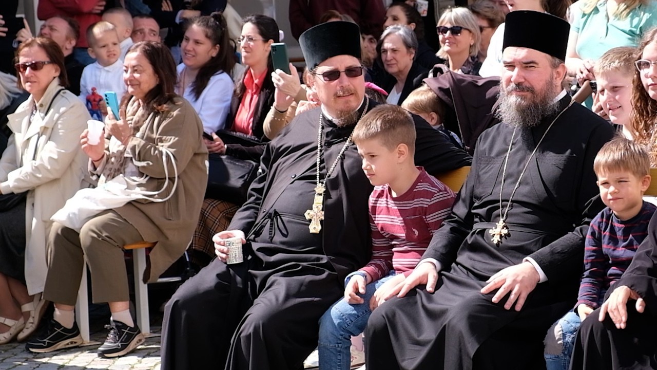 Храм Светог Симеона, Нови Београд: Братски сусрет Срба и Грка