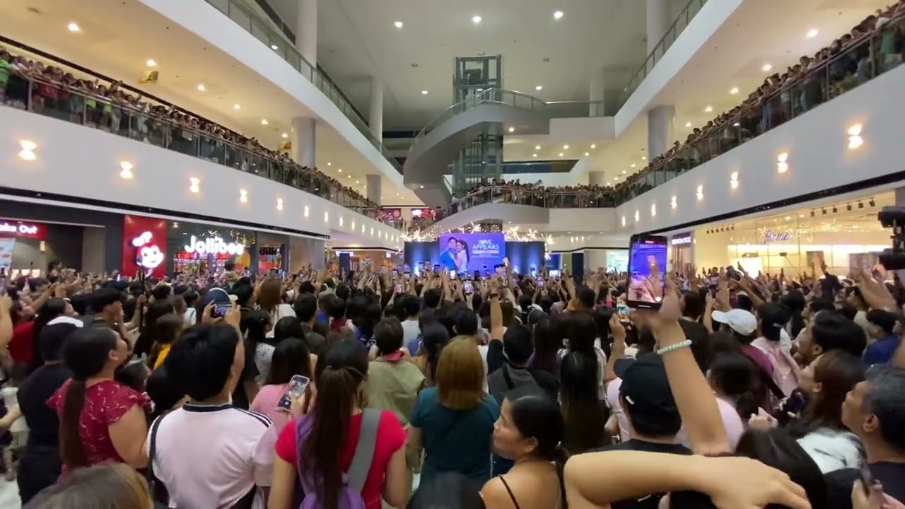 KIM and Paulo Avelino At SM CITY CONSOLACION