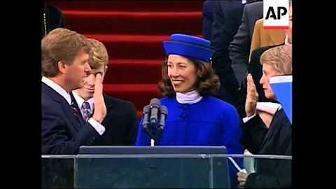 Vice President Dan Quayle is sworn in as the new v...