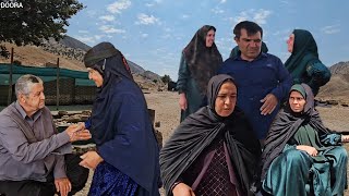 Living Nomadically Together: The Power of Family Connections