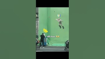 Thumbnail of Mid-air Rosé going wild in 'Jump'!🤩🤩 #blackpink #jisoo #lisa #jennie