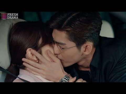 Oops! The love-struck CEO can't help kissing his girlfriend everywhere~ | Gentleman of East 8th