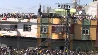 Adana Newroz Alanı Tıklım Tıklım Onbinler Özgürlüğü Haykırıyor Resimi