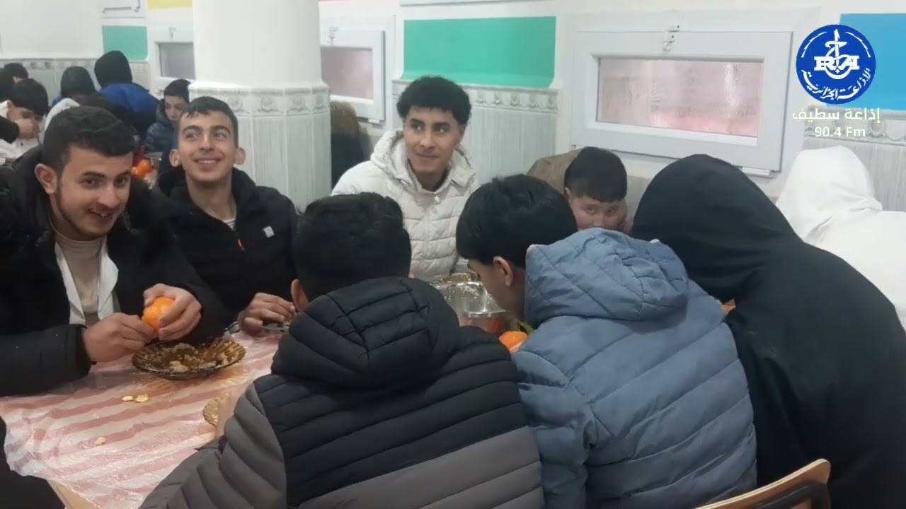 متوسطة الشهيد اسعادي العربي ببوعنداس ومطعمها الجديد