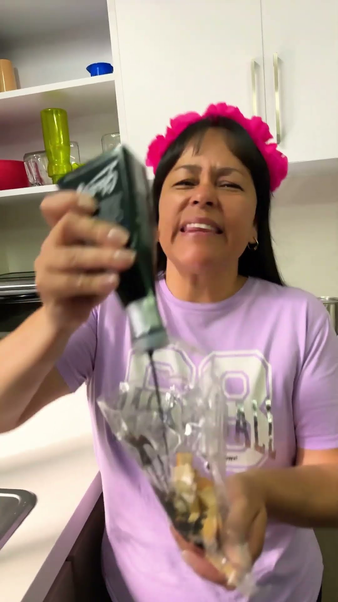 Mamá yo no quiero comer takis #comedia #humor #cosasdefamilia #humorfamiliar #funny #cosasdecasa