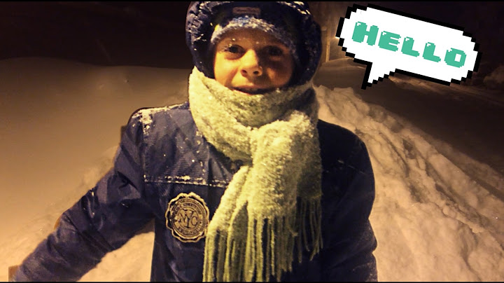 Играем в снегу // Playing in the snow