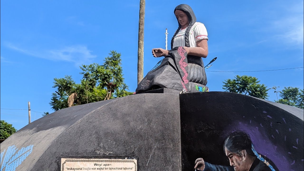 Hueyapan, Puebla/CUNA DEL CHAL BORDADO/Sierra nororiental poblana