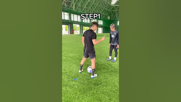 CR7 Scissors Tutorial 🇵🇹⚽️#football#footballskills #soccer #soccerskills #cr7