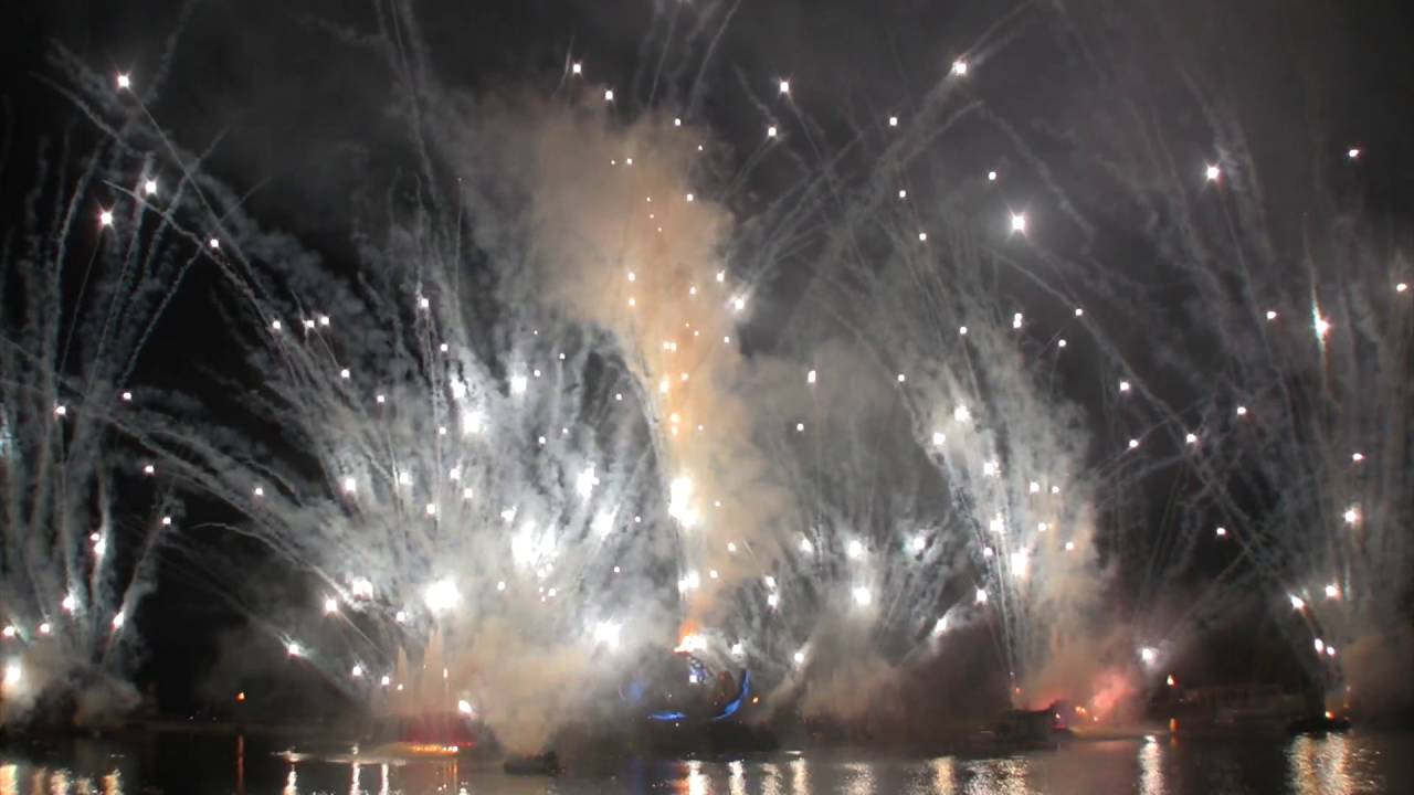 IllumiNations: Reflections of Earth with 4th of July Finale at Epcot