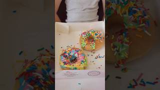 Delicious DIY donut decorating 😋 #kidsfun #entertainmentforchildren #bringsmiles
