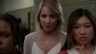 Glee | Full Performance of I Kissed a Girl Resimi