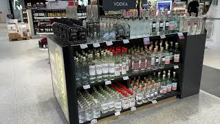 Цены на алкоголь в Duty Free магазине в аэропорте Рейкьявика, Исландия