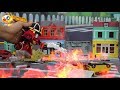 かじだ！消防車出動！❤消防士さんごっこ❤トイバス（ToyBus) キッズ おもちゃアニメ