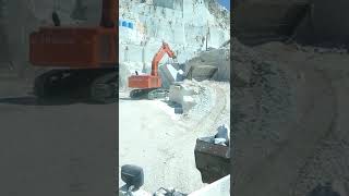 Hitachi 890 Carrara Ribaltamento Bancata